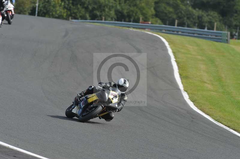 Motorcycle action photographs;event digital images;eventdigitalimages;no limits trackday;oulton park;oulton park circuit cheshire;oulton park photographs;peter wileman photography;trackday;trackday digital images;trackday photos