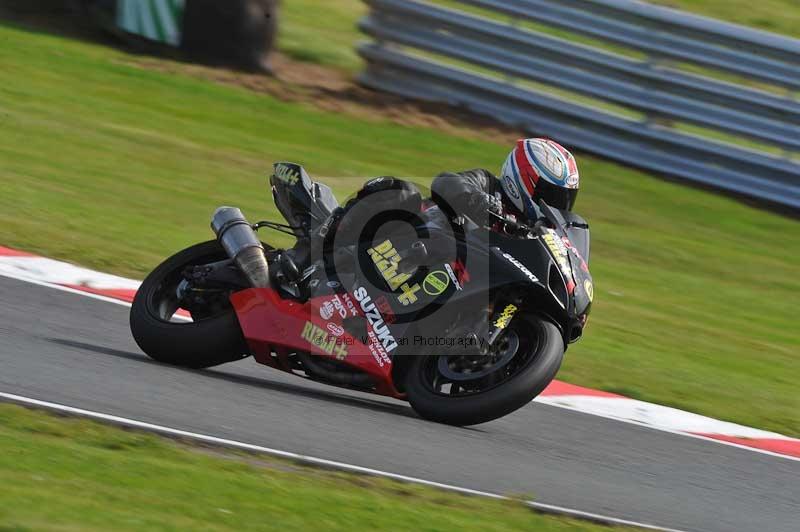 Motorcycle action photographs;event digital images;eventdigitalimages;no limits trackday;oulton park;oulton park circuit cheshire;oulton park photographs;peter wileman photography;trackday;trackday digital images;trackday photos