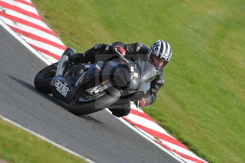 Motorcycle action photographs;event digital images;eventdigitalimages;no limits trackday;oulton park;oulton park circuit cheshire;oulton park photographs;peter wileman photography;trackday;trackday digital images;trackday photos