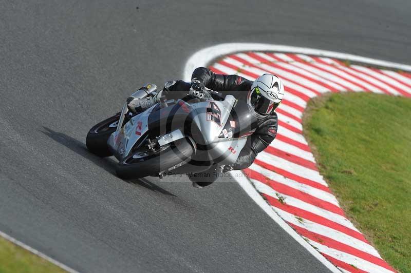 Motorcycle action photographs;event digital images;eventdigitalimages;no limits trackday;oulton park;oulton park circuit cheshire;oulton park photographs;peter wileman photography;trackday;trackday digital images;trackday photos