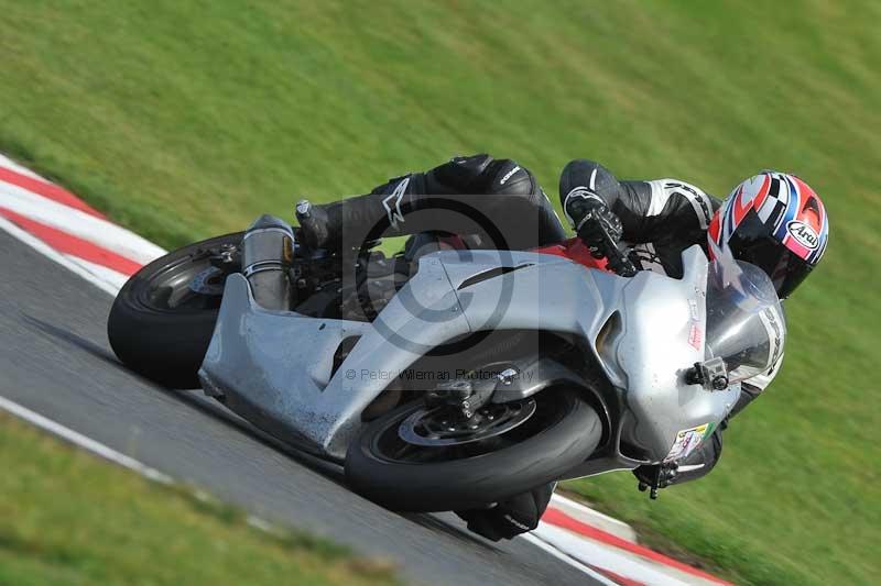 Motorcycle action photographs;event digital images;eventdigitalimages;no limits trackday;oulton park;oulton park circuit cheshire;oulton park photographs;peter wileman photography;trackday;trackday digital images;trackday photos