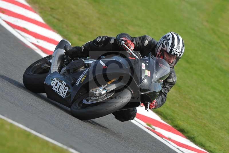 Motorcycle action photographs;event digital images;eventdigitalimages;no limits trackday;oulton park;oulton park circuit cheshire;oulton park photographs;peter wileman photography;trackday;trackday digital images;trackday photos