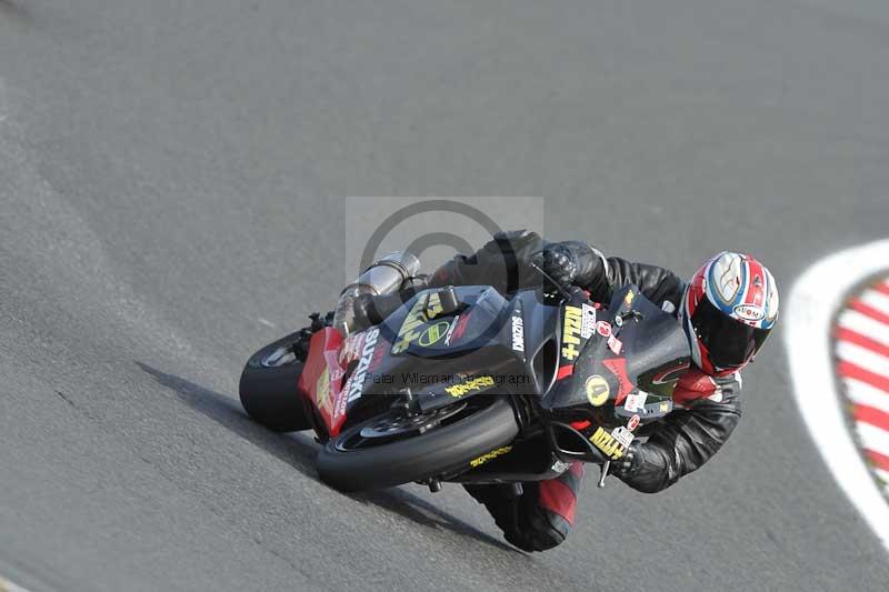 Motorcycle action photographs;event digital images;eventdigitalimages;no limits trackday;oulton park;oulton park circuit cheshire;oulton park photographs;peter wileman photography;trackday;trackday digital images;trackday photos