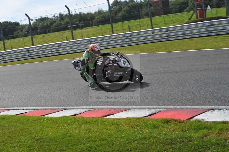 Motorcycle action photographs;event digital images;eventdigitalimages;no limits trackday;oulton park;oulton park circuit cheshire;oulton park photographs;peter wileman photography;trackday;trackday digital images;trackday photos