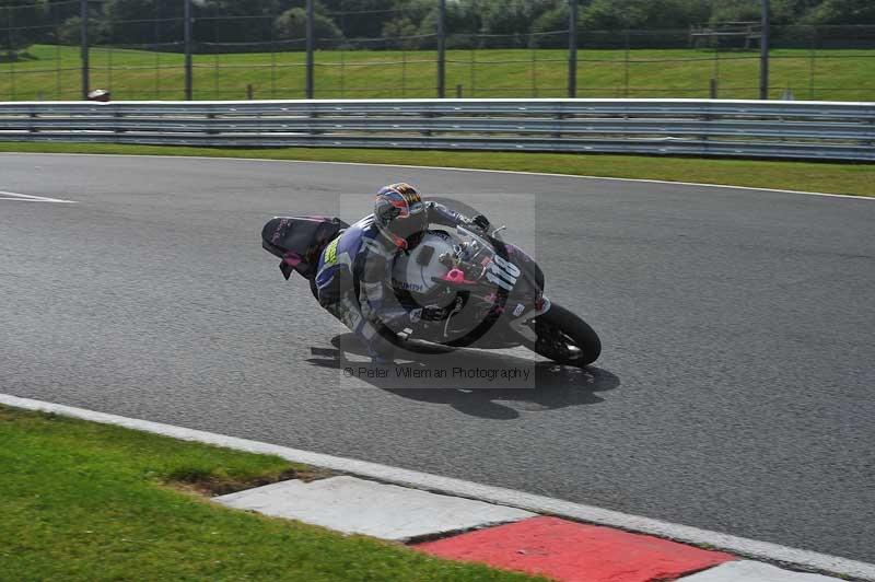 Motorcycle action photographs;event digital images;eventdigitalimages;no limits trackday;oulton park;oulton park circuit cheshire;oulton park photographs;peter wileman photography;trackday;trackday digital images;trackday photos