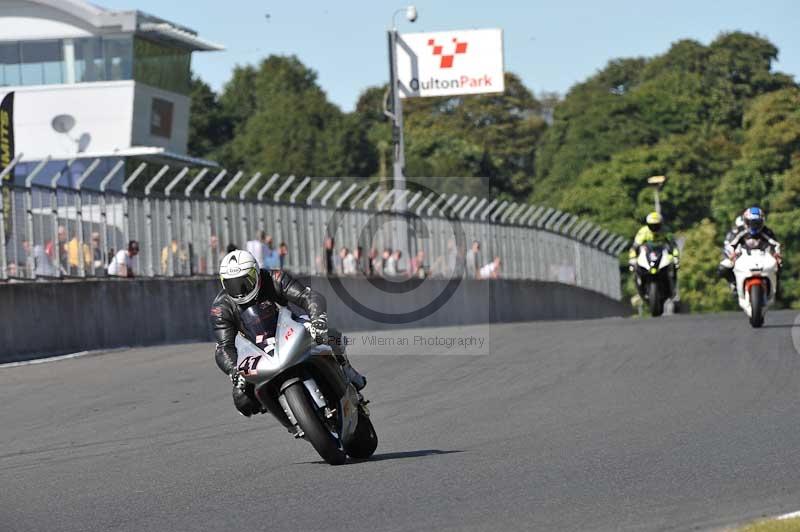 Motorcycle action photographs;event digital images;eventdigitalimages;no limits trackday;oulton park;oulton park circuit cheshire;oulton park photographs;peter wileman photography;trackday;trackday digital images;trackday photos