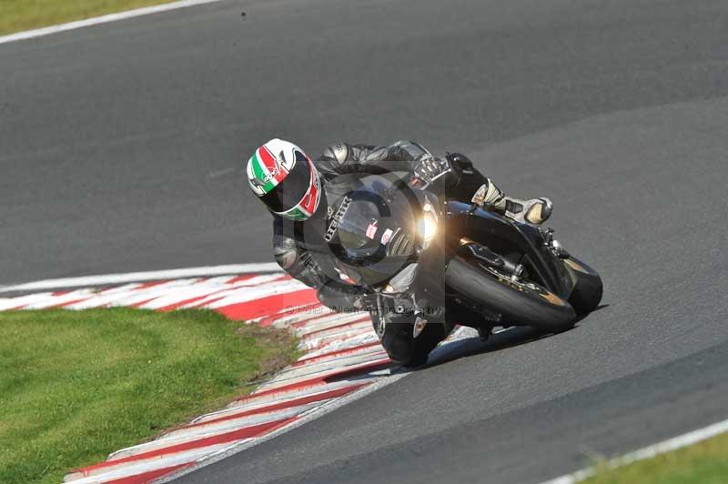 Motorcycle action photographs;event digital images;eventdigitalimages;no limits trackday;oulton park;oulton park circuit cheshire;oulton park photographs;peter wileman photography;trackday;trackday digital images;trackday photos