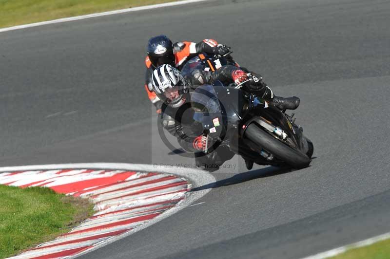Motorcycle action photographs;event digital images;eventdigitalimages;no limits trackday;oulton park;oulton park circuit cheshire;oulton park photographs;peter wileman photography;trackday;trackday digital images;trackday photos
