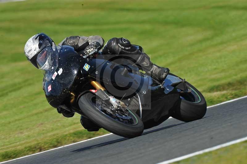 Motorcycle action photographs;event digital images;eventdigitalimages;no limits trackday;oulton park;oulton park circuit cheshire;oulton park photographs;peter wileman photography;trackday;trackday digital images;trackday photos