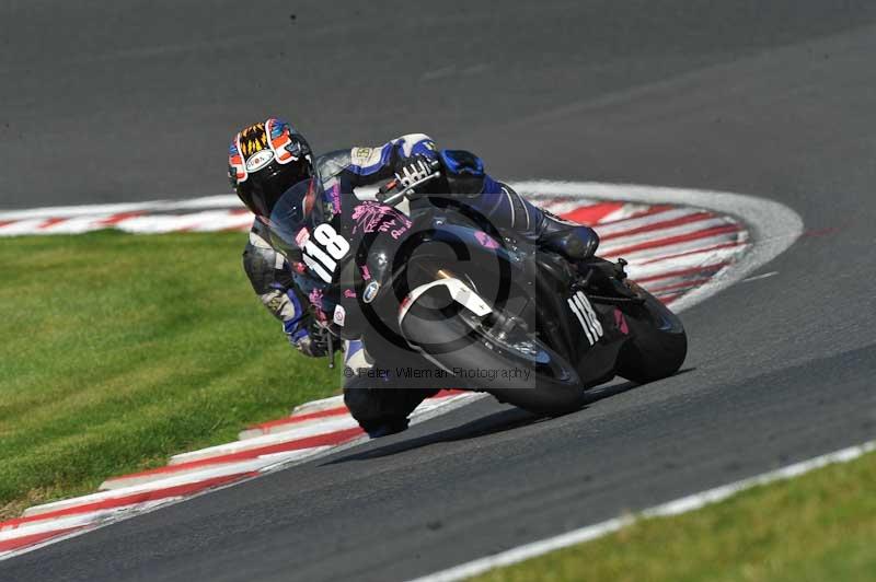 Motorcycle action photographs;event digital images;eventdigitalimages;no limits trackday;oulton park;oulton park circuit cheshire;oulton park photographs;peter wileman photography;trackday;trackday digital images;trackday photos