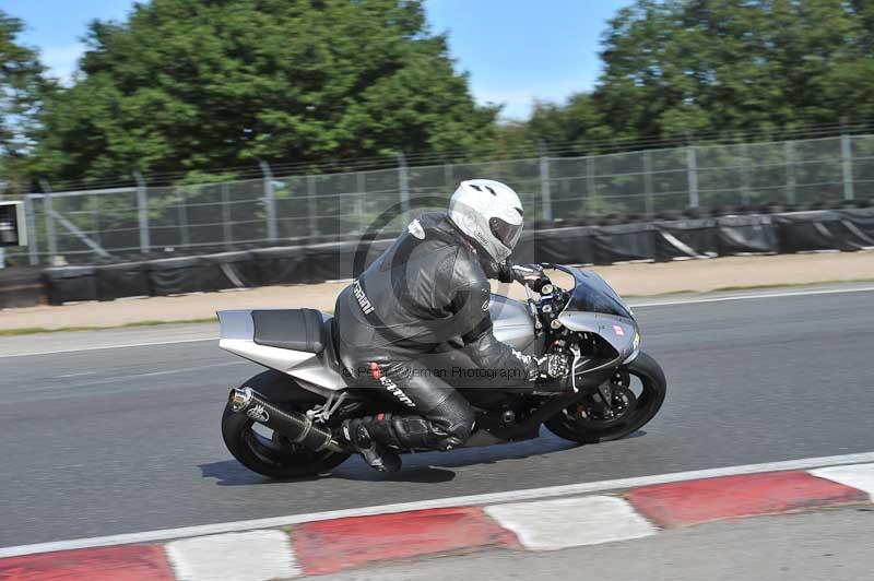 Motorcycle action photographs;event digital images;eventdigitalimages;no limits trackday;oulton park;oulton park circuit cheshire;oulton park photographs;peter wileman photography;trackday;trackday digital images;trackday photos