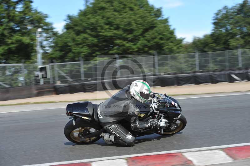 Motorcycle action photographs;event digital images;eventdigitalimages;no limits trackday;oulton park;oulton park circuit cheshire;oulton park photographs;peter wileman photography;trackday;trackday digital images;trackday photos