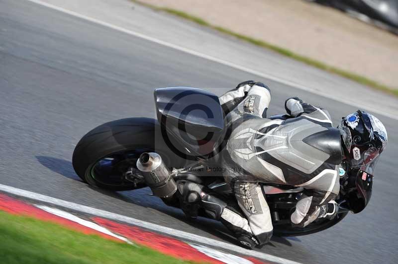 Motorcycle action photographs;event digital images;eventdigitalimages;no limits trackday;oulton park;oulton park circuit cheshire;oulton park photographs;peter wileman photography;trackday;trackday digital images;trackday photos