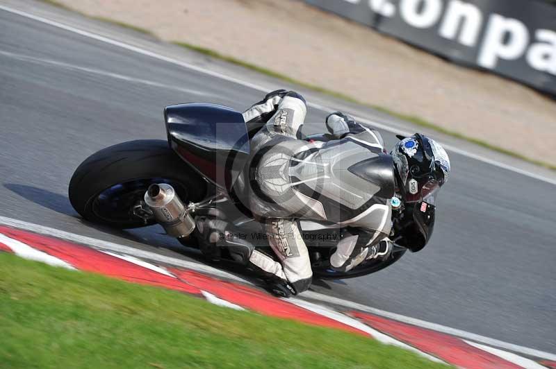 Motorcycle action photographs;event digital images;eventdigitalimages;no limits trackday;oulton park;oulton park circuit cheshire;oulton park photographs;peter wileman photography;trackday;trackday digital images;trackday photos