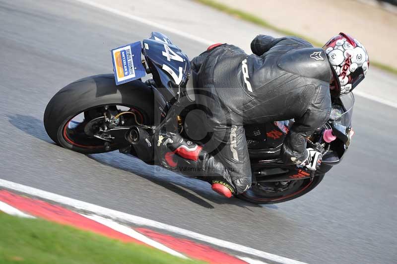Motorcycle action photographs;event digital images;eventdigitalimages;no limits trackday;oulton park;oulton park circuit cheshire;oulton park photographs;peter wileman photography;trackday;trackday digital images;trackday photos