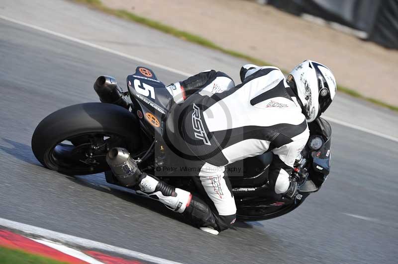 Motorcycle action photographs;event digital images;eventdigitalimages;no limits trackday;oulton park;oulton park circuit cheshire;oulton park photographs;peter wileman photography;trackday;trackday digital images;trackday photos