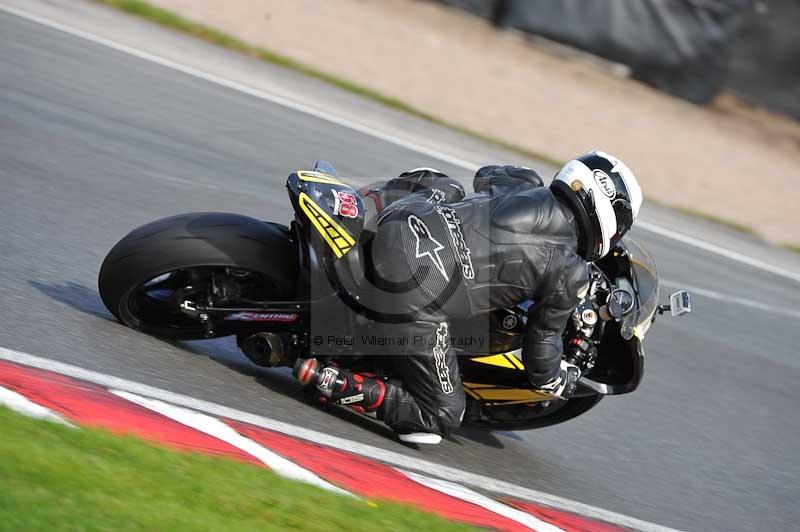 Motorcycle action photographs;event digital images;eventdigitalimages;no limits trackday;oulton park;oulton park circuit cheshire;oulton park photographs;peter wileman photography;trackday;trackday digital images;trackday photos