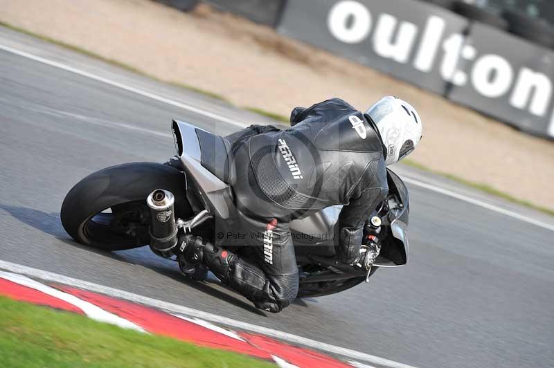 Motorcycle action photographs;event digital images;eventdigitalimages;no limits trackday;oulton park;oulton park circuit cheshire;oulton park photographs;peter wileman photography;trackday;trackday digital images;trackday photos
