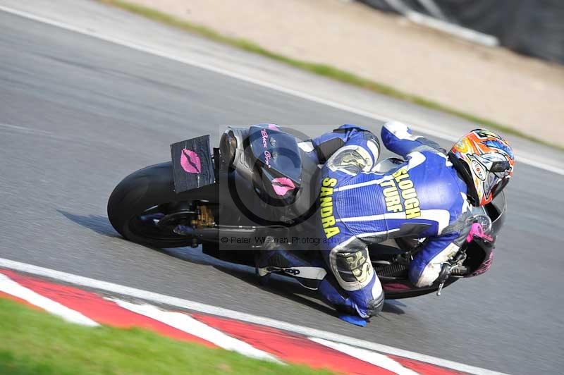 Motorcycle action photographs;event digital images;eventdigitalimages;no limits trackday;oulton park;oulton park circuit cheshire;oulton park photographs;peter wileman photography;trackday;trackday digital images;trackday photos