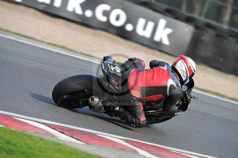 Motorcycle action photographs;event digital images;eventdigitalimages;no limits trackday;oulton park;oulton park circuit cheshire;oulton park photographs;peter wileman photography;trackday;trackday digital images;trackday photos