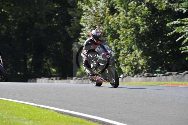 Motorcycle action photographs;event digital images;eventdigitalimages;no limits trackday;oulton park;oulton park circuit cheshire;oulton park photographs;peter wileman photography;trackday;trackday digital images;trackday photos