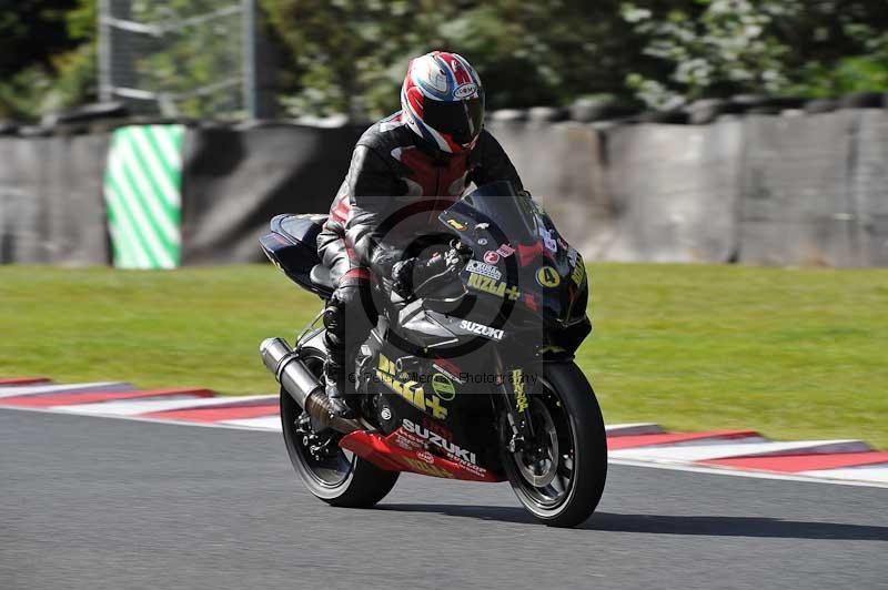 Motorcycle action photographs;event digital images;eventdigitalimages;no limits trackday;oulton park;oulton park circuit cheshire;oulton park photographs;peter wileman photography;trackday;trackday digital images;trackday photos