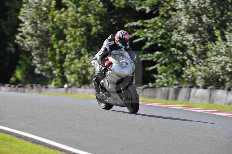 Motorcycle action photographs;event digital images;eventdigitalimages;no limits trackday;oulton park;oulton park circuit cheshire;oulton park photographs;peter wileman photography;trackday;trackday digital images;trackday photos