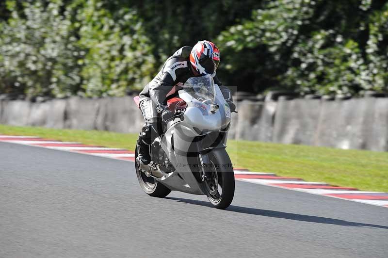 Motorcycle action photographs;event digital images;eventdigitalimages;no limits trackday;oulton park;oulton park circuit cheshire;oulton park photographs;peter wileman photography;trackday;trackday digital images;trackday photos