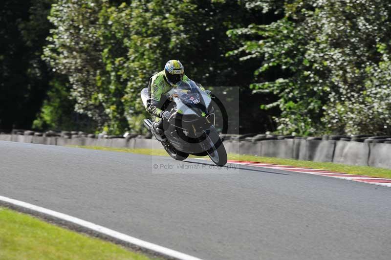Motorcycle action photographs;event digital images;eventdigitalimages;no limits trackday;oulton park;oulton park circuit cheshire;oulton park photographs;peter wileman photography;trackday;trackday digital images;trackday photos