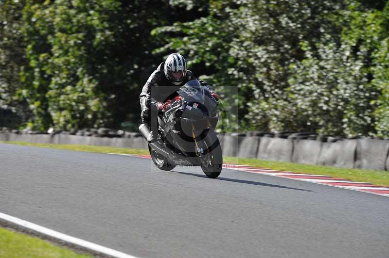 Motorcycle action photographs;event digital images;eventdigitalimages;no limits trackday;oulton park;oulton park circuit cheshire;oulton park photographs;peter wileman photography;trackday;trackday digital images;trackday photos