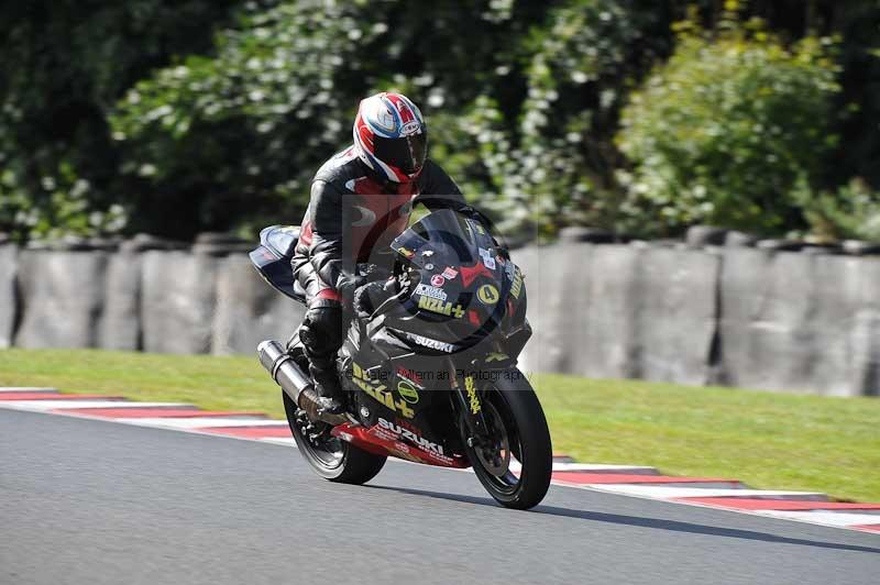 Motorcycle action photographs;event digital images;eventdigitalimages;no limits trackday;oulton park;oulton park circuit cheshire;oulton park photographs;peter wileman photography;trackday;trackday digital images;trackday photos