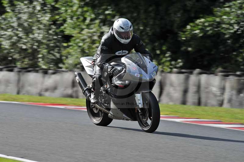 Motorcycle action photographs;event digital images;eventdigitalimages;no limits trackday;oulton park;oulton park circuit cheshire;oulton park photographs;peter wileman photography;trackday;trackday digital images;trackday photos