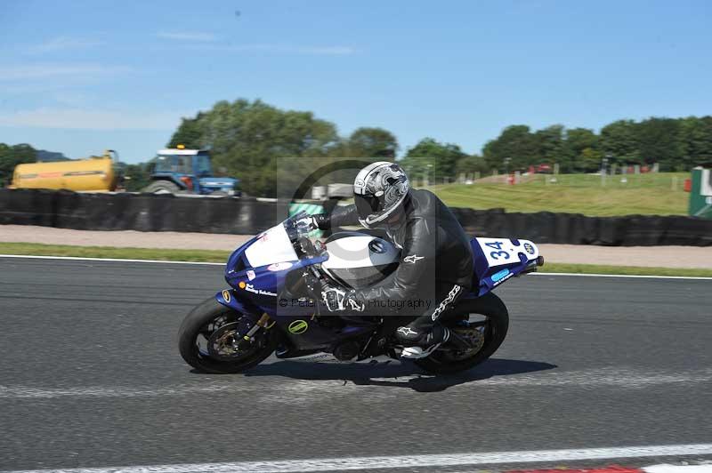 Motorcycle action photographs;event digital images;eventdigitalimages;no limits trackday;oulton park;oulton park circuit cheshire;oulton park photographs;peter wileman photography;trackday;trackday digital images;trackday photos
