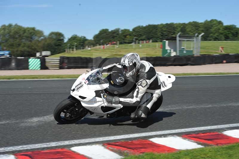 Motorcycle action photographs;event digital images;eventdigitalimages;no limits trackday;oulton park;oulton park circuit cheshire;oulton park photographs;peter wileman photography;trackday;trackday digital images;trackday photos