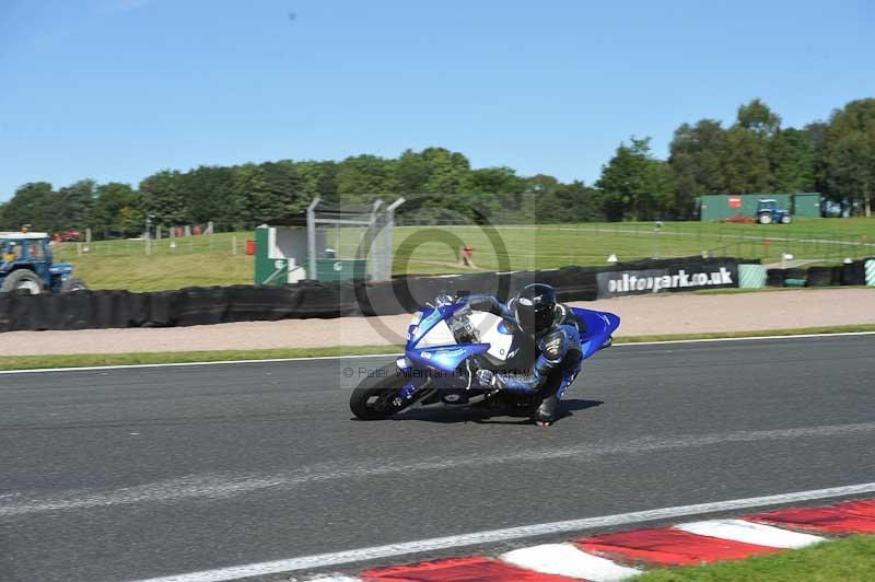 Motorcycle action photographs;event digital images;eventdigitalimages;no limits trackday;oulton park;oulton park circuit cheshire;oulton park photographs;peter wileman photography;trackday;trackday digital images;trackday photos