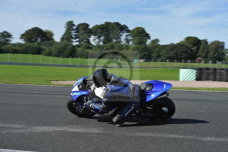 Motorcycle action photographs;event digital images;eventdigitalimages;no limits trackday;oulton park;oulton park circuit cheshire;oulton park photographs;peter wileman photography;trackday;trackday digital images;trackday photos