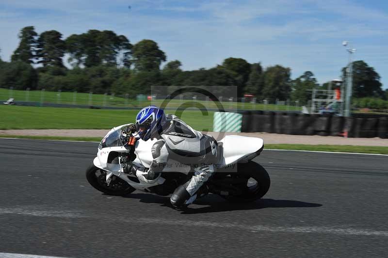 Motorcycle action photographs;event digital images;eventdigitalimages;no limits trackday;oulton park;oulton park circuit cheshire;oulton park photographs;peter wileman photography;trackday;trackday digital images;trackday photos