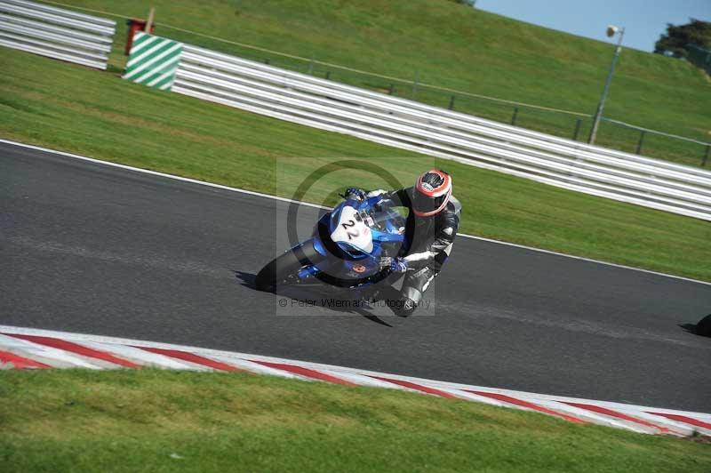 Motorcycle action photographs;event digital images;eventdigitalimages;no limits trackday;oulton park;oulton park circuit cheshire;oulton park photographs;peter wileman photography;trackday;trackday digital images;trackday photos