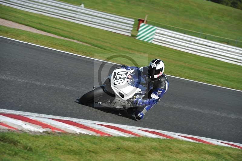 Motorcycle action photographs;event digital images;eventdigitalimages;no limits trackday;oulton park;oulton park circuit cheshire;oulton park photographs;peter wileman photography;trackday;trackday digital images;trackday photos