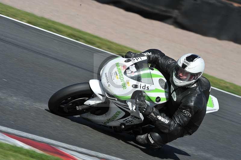 Motorcycle action photographs;event digital images;eventdigitalimages;no limits trackday;oulton park;oulton park circuit cheshire;oulton park photographs;peter wileman photography;trackday;trackday digital images;trackday photos