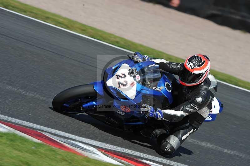 Motorcycle action photographs;event digital images;eventdigitalimages;no limits trackday;oulton park;oulton park circuit cheshire;oulton park photographs;peter wileman photography;trackday;trackday digital images;trackday photos