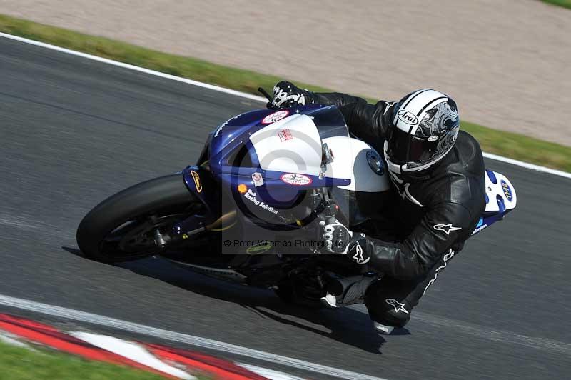 Motorcycle action photographs;event digital images;eventdigitalimages;no limits trackday;oulton park;oulton park circuit cheshire;oulton park photographs;peter wileman photography;trackday;trackday digital images;trackday photos