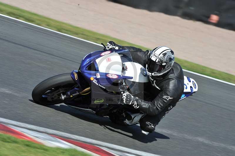 Motorcycle action photographs;event digital images;eventdigitalimages;no limits trackday;oulton park;oulton park circuit cheshire;oulton park photographs;peter wileman photography;trackday;trackday digital images;trackday photos