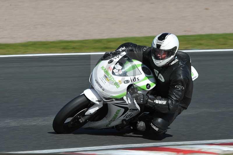 Motorcycle action photographs;event digital images;eventdigitalimages;no limits trackday;oulton park;oulton park circuit cheshire;oulton park photographs;peter wileman photography;trackday;trackday digital images;trackday photos