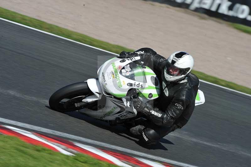 Motorcycle action photographs;event digital images;eventdigitalimages;no limits trackday;oulton park;oulton park circuit cheshire;oulton park photographs;peter wileman photography;trackday;trackday digital images;trackday photos