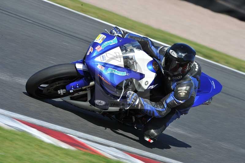 Motorcycle action photographs;event digital images;eventdigitalimages;no limits trackday;oulton park;oulton park circuit cheshire;oulton park photographs;peter wileman photography;trackday;trackday digital images;trackday photos