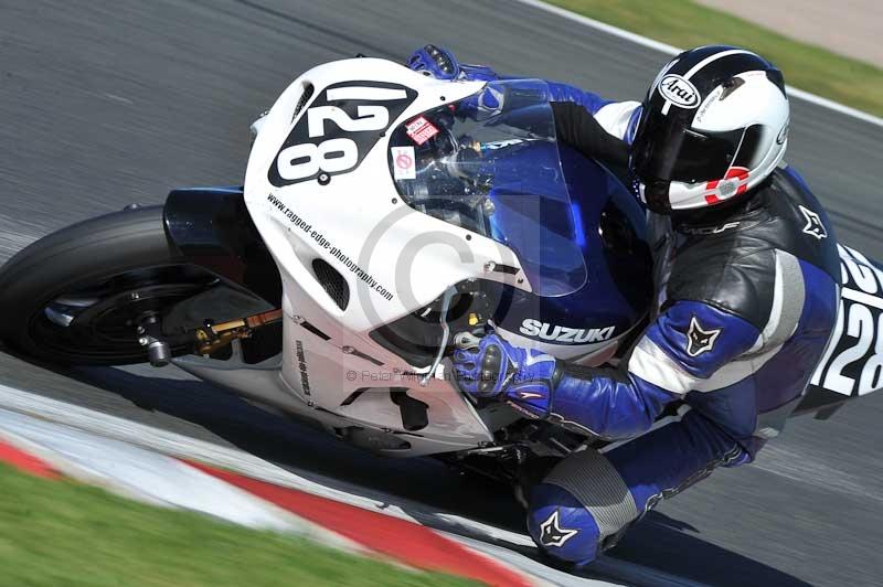 Motorcycle action photographs;event digital images;eventdigitalimages;no limits trackday;oulton park;oulton park circuit cheshire;oulton park photographs;peter wileman photography;trackday;trackday digital images;trackday photos