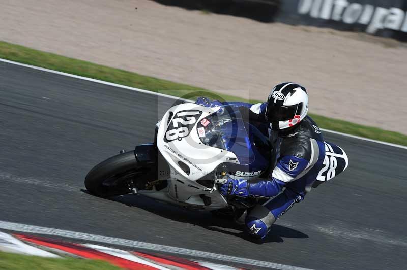 Motorcycle action photographs;event digital images;eventdigitalimages;no limits trackday;oulton park;oulton park circuit cheshire;oulton park photographs;peter wileman photography;trackday;trackday digital images;trackday photos