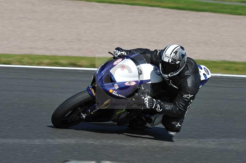 Motorcycle action photographs;event digital images;eventdigitalimages;no limits trackday;oulton park;oulton park circuit cheshire;oulton park photographs;peter wileman photography;trackday;trackday digital images;trackday photos