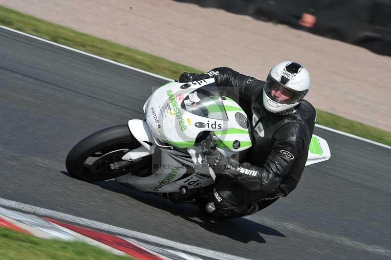 Motorcycle action photographs;event digital images;eventdigitalimages;no limits trackday;oulton park;oulton park circuit cheshire;oulton park photographs;peter wileman photography;trackday;trackday digital images;trackday photos